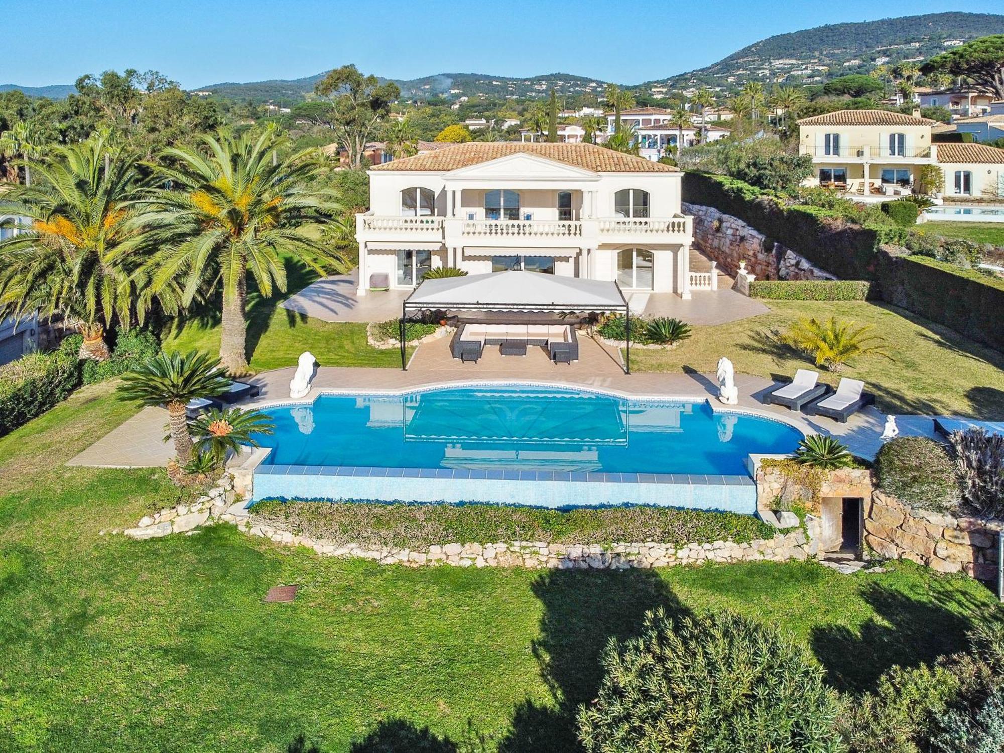 Panorama D'exception Piscine Chauffee Proche De La Dans Un Domaine Privee Willa *